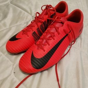 Mercurial vapor soccer cleats